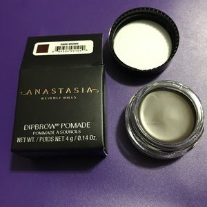 dipbrow pomade- dark brown